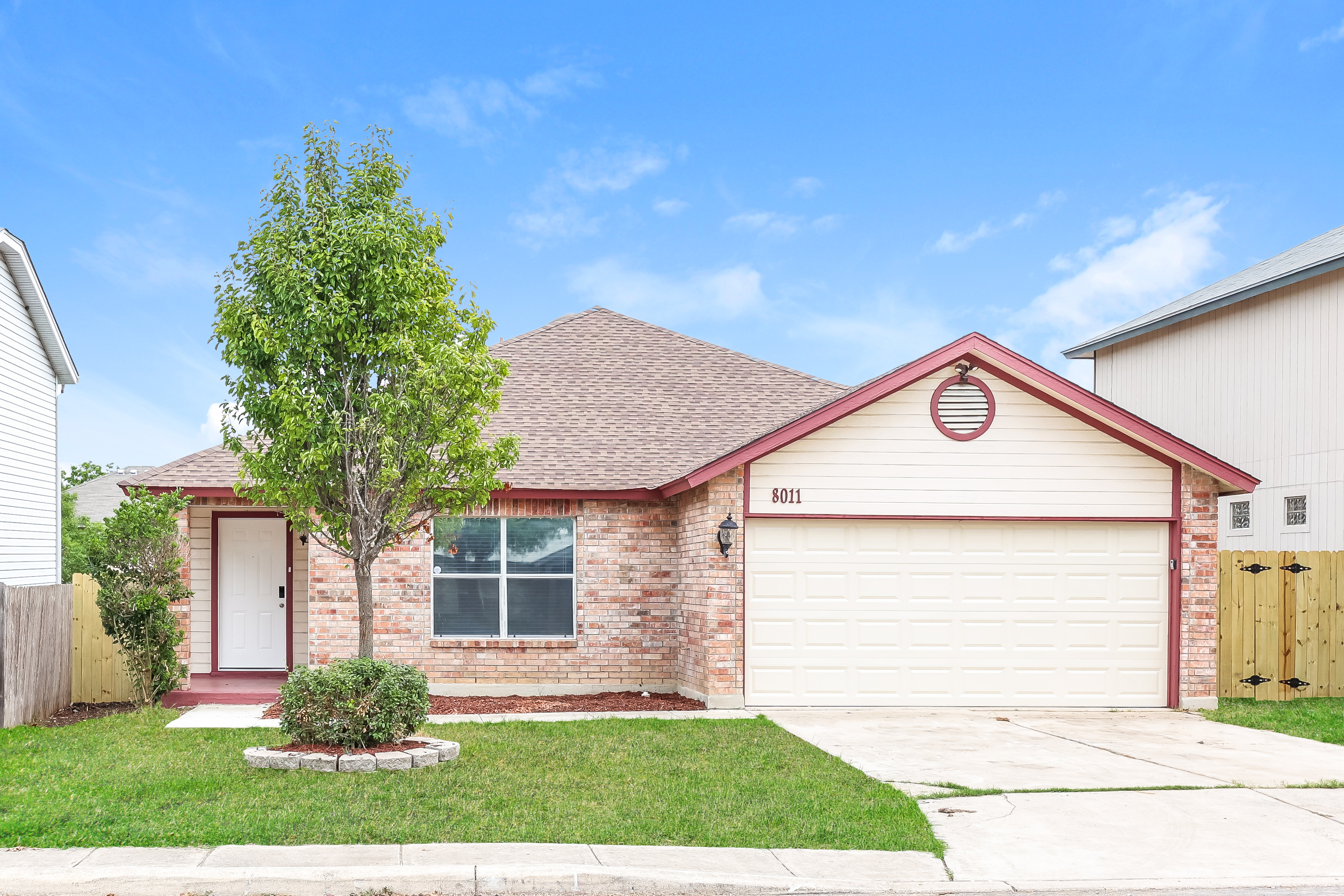 8011 Chestnut Barr Dr Converse, TX 78109